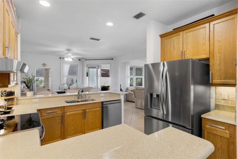 House in Kissimmee, Florida 3 bedrooms, 166.85 sq.m. № 1840295 - photo 11