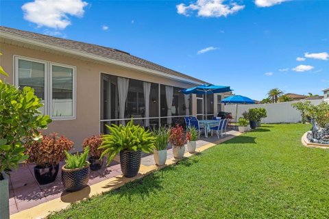 House in Kissimmee, Florida 3 bedrooms, 166.85 sq.m. № 1840295 - photo 30