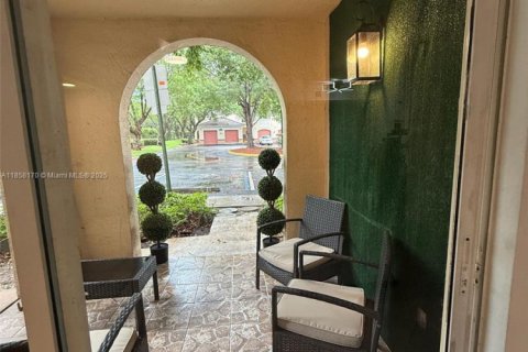 Condo in Miramar, Florida, 3 bedrooms  № 1891989 - photo 20