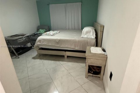Condo in Miramar, Florida, 3 bedrooms  № 1891989 - photo 10