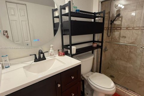 Condo in Miramar, Florida, 3 bedrooms  № 1891989 - photo 15