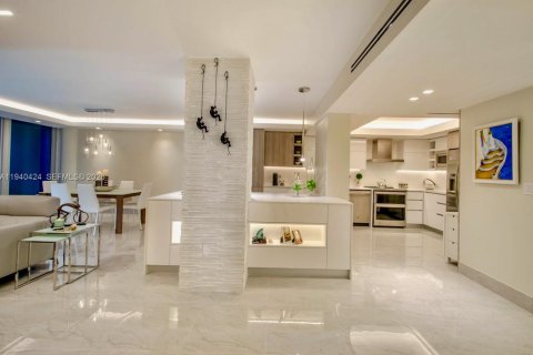 Купить кондоминиум в Майами-Бич, Флорида 2 спальни, 144м2, № 1997970 - фото 2