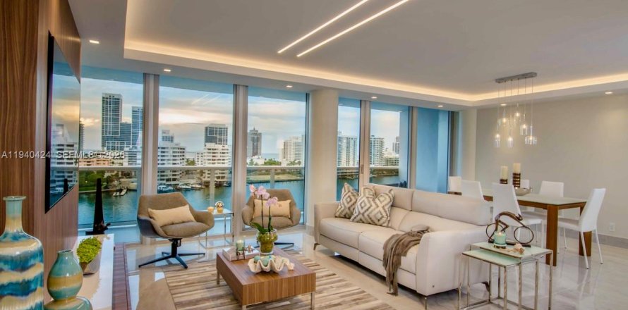 Кондоминиум с 2 спальнями в Майами-Бич, Флорида № 1997970