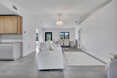 Casa en alquiler en Port Charlotte, Florida, 2 dormitorios, 98.29 m2 № 2098490 - foto 17