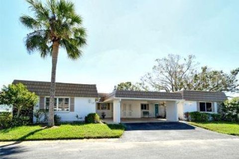 Condo in Sarasota, Florida, 2 bedrooms  № 1412626 - photo 1