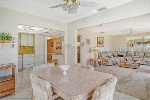 Condo in Sarasota, Florida, 2 bedrooms  № 1412626 - photo 15