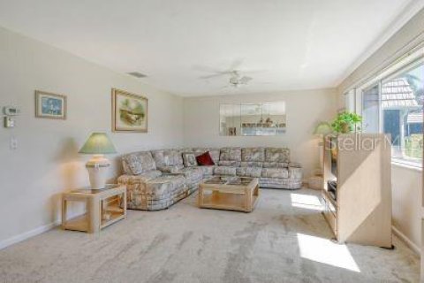 Condo in Sarasota, Florida, 2 bedrooms  № 1412626 - photo 11