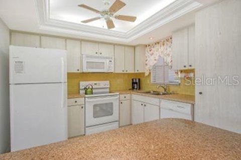 Condo in Sarasota, Florida, 2 bedrooms  № 1412626 - photo 18
