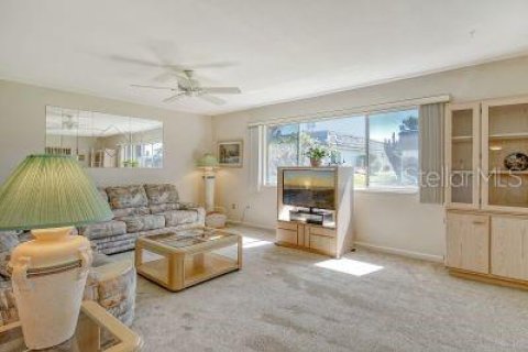Condo in Sarasota, Florida, 2 bedrooms  № 1412626 - photo 10