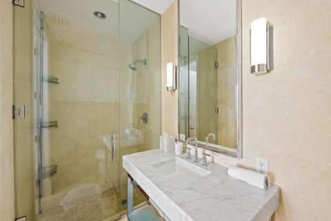 Copropriété à vendre à Bal Harbour, Floride: 2 chambres, 156.54 m2 № 2146567 - photo 21