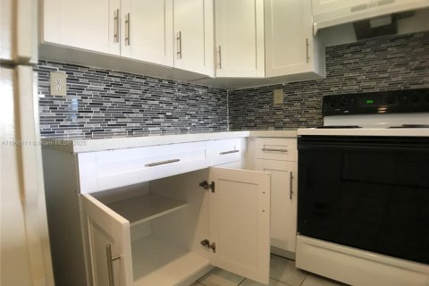 Copropriété à vendre à Cutler Bay, Floride: 2 chambres, 104.33 m2 № 1967771 - photo 9