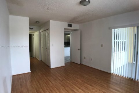 Copropriété à vendre à Cutler Bay, Floride: 2 chambres, 104.33 m2 № 1967771 - photo 15