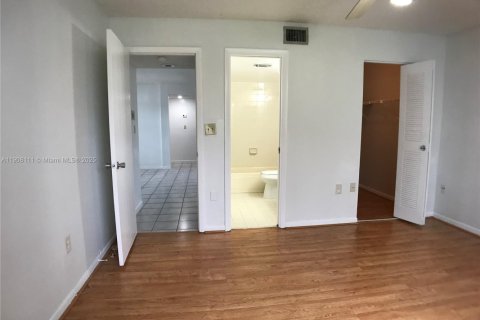 Copropriété à vendre à Cutler Bay, Floride: 2 chambres, 104.33 m2 № 1967771 - photo 11