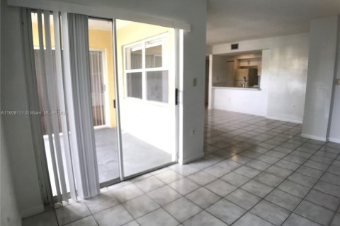 Copropriété à vendre à Cutler Bay, Floride: 2 chambres, 104.33 m2 № 1967771 - photo 13