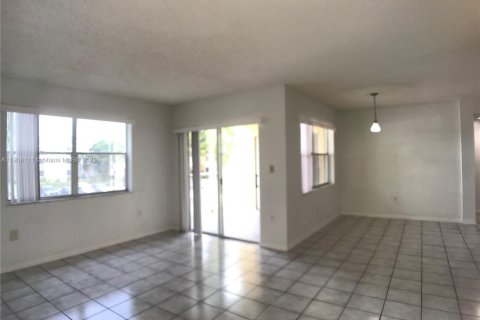 Copropriété à vendre à Cutler Bay, Floride: 2 chambres, 104.33 m2 № 1967771 - photo 12