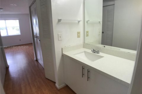 Copropriété à vendre à Cutler Bay, Floride: 2 chambres, 104.33 m2 № 1967771 - photo 17