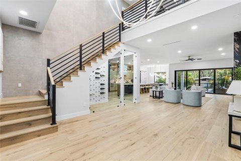 Villa ou maison à vendre à Tampa, Floride: 6 chambres, 454.38 m2 № 2235393 - photo 6