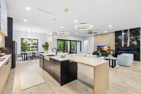 Villa ou maison à vendre à Tampa, Floride: 6 chambres, 454.38 m2 № 2235393 - photo 12