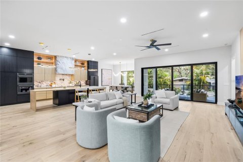 Villa ou maison à vendre à Tampa, Floride: 6 chambres, 454.38 m2 № 2235393 - photo 9