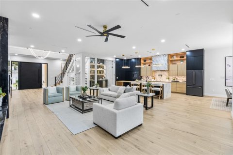 Villa ou maison à vendre à Tampa, Floride: 6 chambres, 454.38 m2 № 2235393 - photo 18