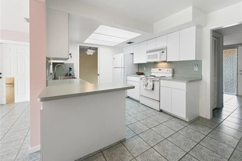 Casa en venta en Largo, Florida, 2 dormitorios, 135.82 m2 № 2385737 - foto 11