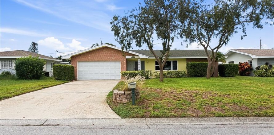 Casa en Largo, Florida 2 dormitorios, 135.82 m2 № 2385737