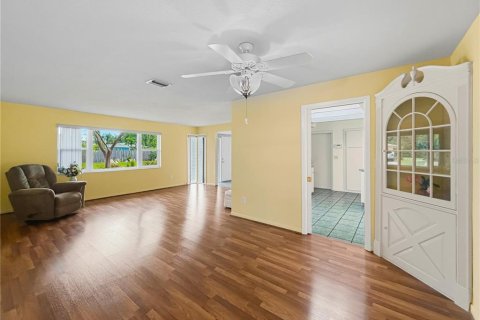 Casa en venta en Largo, Florida, 2 dormitorios, 135.82 m2 № 2385737 - foto 5