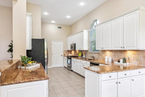House in Lakewood Ranch, Florida 2 bedrooms, 196.77 sq.m. № 1781313 - photo 7