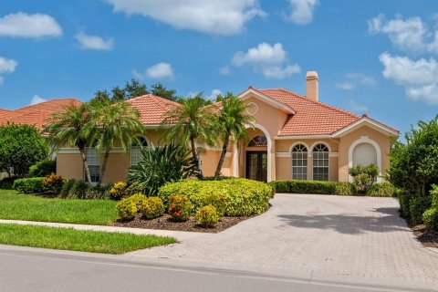 House in Lakewood Ranch, Florida 2 bedrooms, 196.77 sq.m. № 1781313 - photo 15