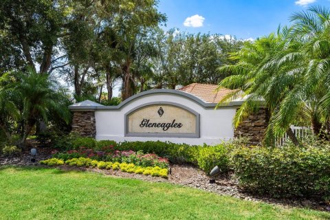 House in Lakewood Ranch, Florida 2 bedrooms, 196.77 sq.m. № 1781313 - photo 9