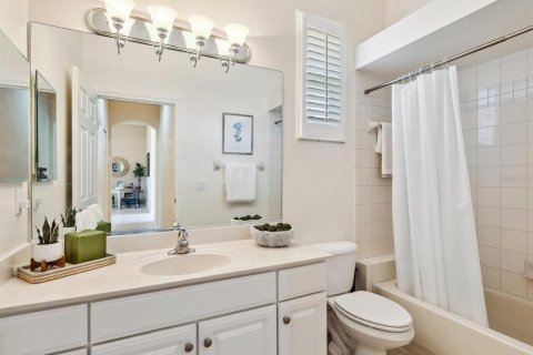 House in Lakewood Ranch, Florida 2 bedrooms, 196.77 sq.m. № 1781313 - photo 30