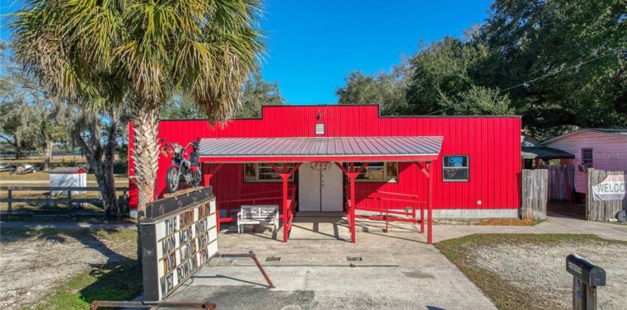 Propiedad comercial en Morriston, Florida 215.53 m2 № 2115071