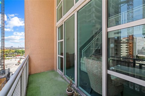 Condominio en venta en Miami, Florida, 1 dormitorio, 90.86 m2 № 1684105 - foto 14