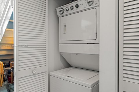 Condominio en venta en Miami, Florida, 1 dormitorio, 90.86 m2 № 1684105 - foto 24