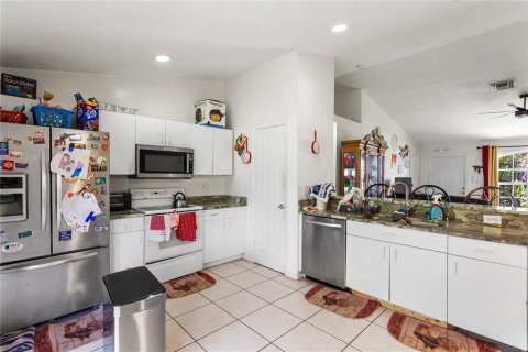Villa ou maison à vendre à Cape Coral, Floride: 3 chambres, 132.11 m2 № 2294559 - photo 13