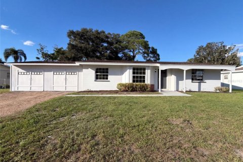 House in Bradenton, Florida 3 bedrooms, 102.94 sq.m. № 2425514