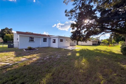 House in Bradenton, Florida 3 bedrooms, 102.94 sq.m. № 2425514 - photo 25