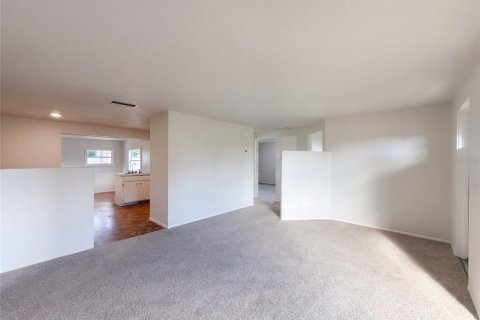 House in Bradenton, Florida 3 bedrooms, 102.94 sq.m. № 2425514 - photo 11