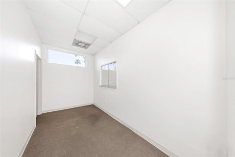 Immobilier commercial à louer à Tampa, Floride: 1770.44 m2 № 2166708 - photo 15