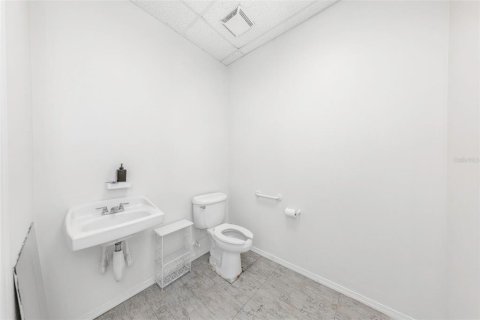 Immobilier commercial à louer à Tampa, Floride: 1770.44 m2 № 2166708 - photo 27