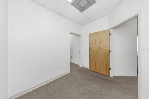 Immobilier commercial à louer à Tampa, Floride: 1770.44 m2 № 2166708 - photo 22
