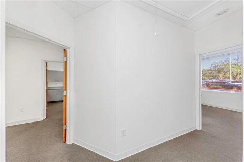 Immobilier commercial à louer à Tampa, Floride: 1770.44 m2 № 2166708 - photo 17