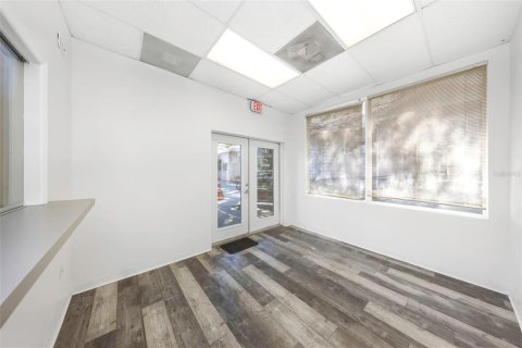 Immobilier commercial à louer à Tampa, Floride: 1770.44 m2 № 2166708 - photo 7