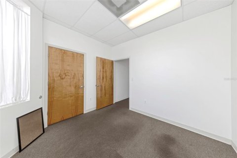Immobilier commercial à louer à Tampa, Floride: 1770.44 m2 № 2166708 - photo 19
