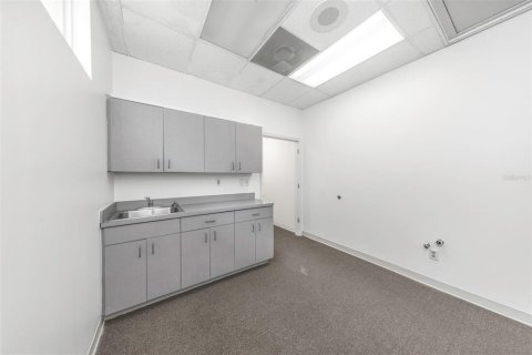 Immobilier commercial à louer à Tampa, Floride: 1770.44 m2 № 2166708 - photo 25