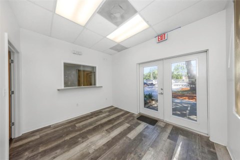 Immobilier commercial à louer à Tampa, Floride: 1770.44 m2 № 2166708 - photo 6