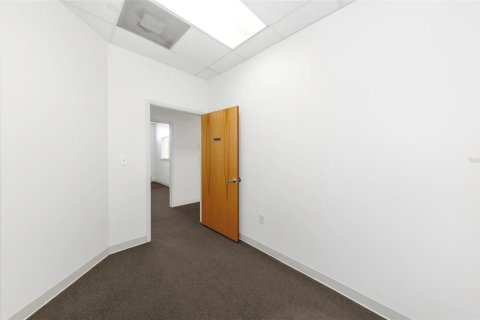 Immobilier commercial à louer à Tampa, Floride: 1770.44 m2 № 2166708 - photo 14