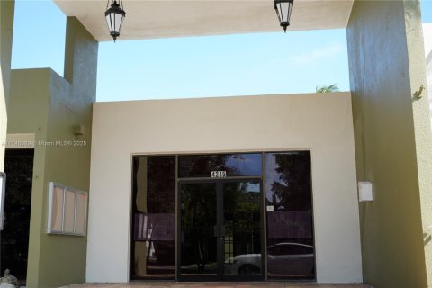 Condo in Sunrise, Florida, 2 bedrooms  № 1738437 - photo 29