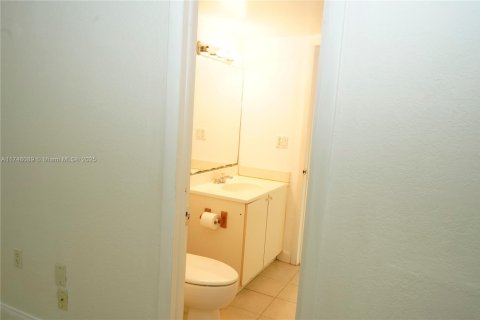 Condo in Sunrise, Florida, 2 bedrooms  № 1738437 - photo 21