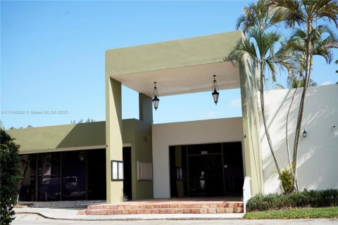 Condo in Sunrise, Florida, 2 bedrooms  № 1738437 - photo 30